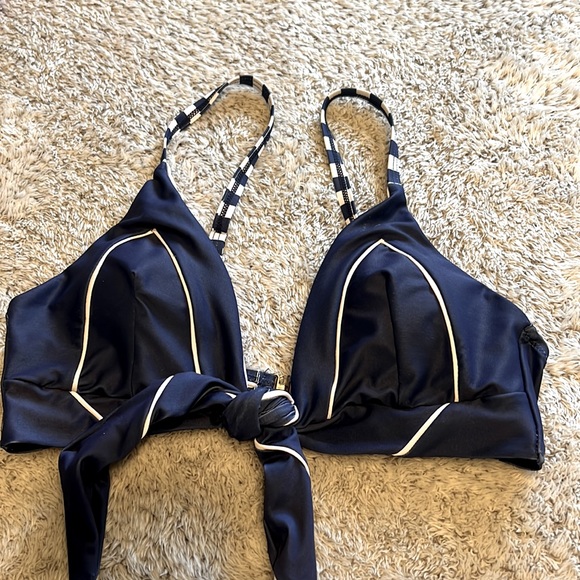 Bikini set 👙 - Picture 3 of 3